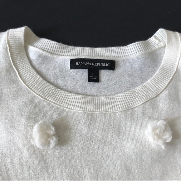 Banana Republic sweater pullover size L pom pom - Picture 4 of 5